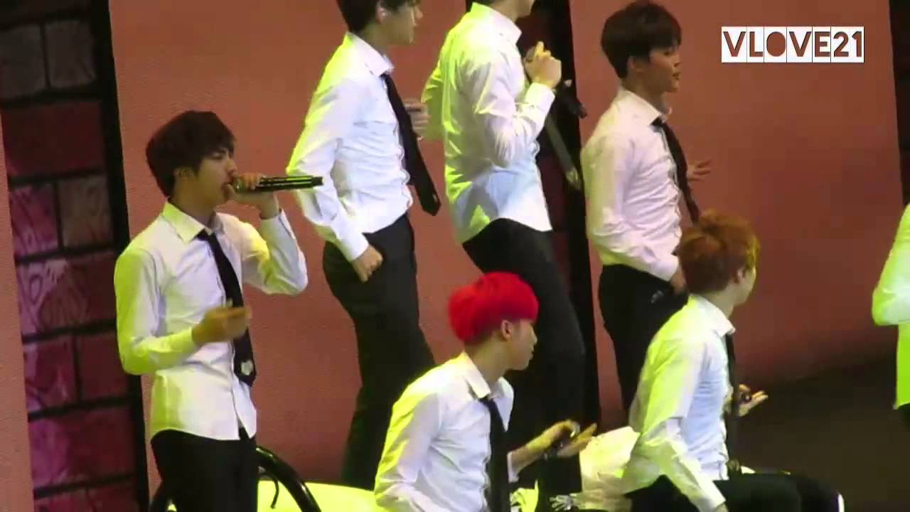 BTS [방탄소년단] Blanket Kick (이불킥) & Just One Day(하루만) TRB Manila