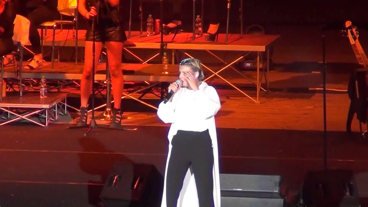 Emma - In ogni angolo di me (Live @ Arena Flegrea - Napoli) FULL HD - 28/07/2014