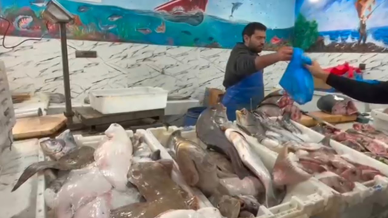 السوق الجديد بالداخلة يشهد إقبالا قبيل رمضان ويسجل غلاء في أسعار الأسماك