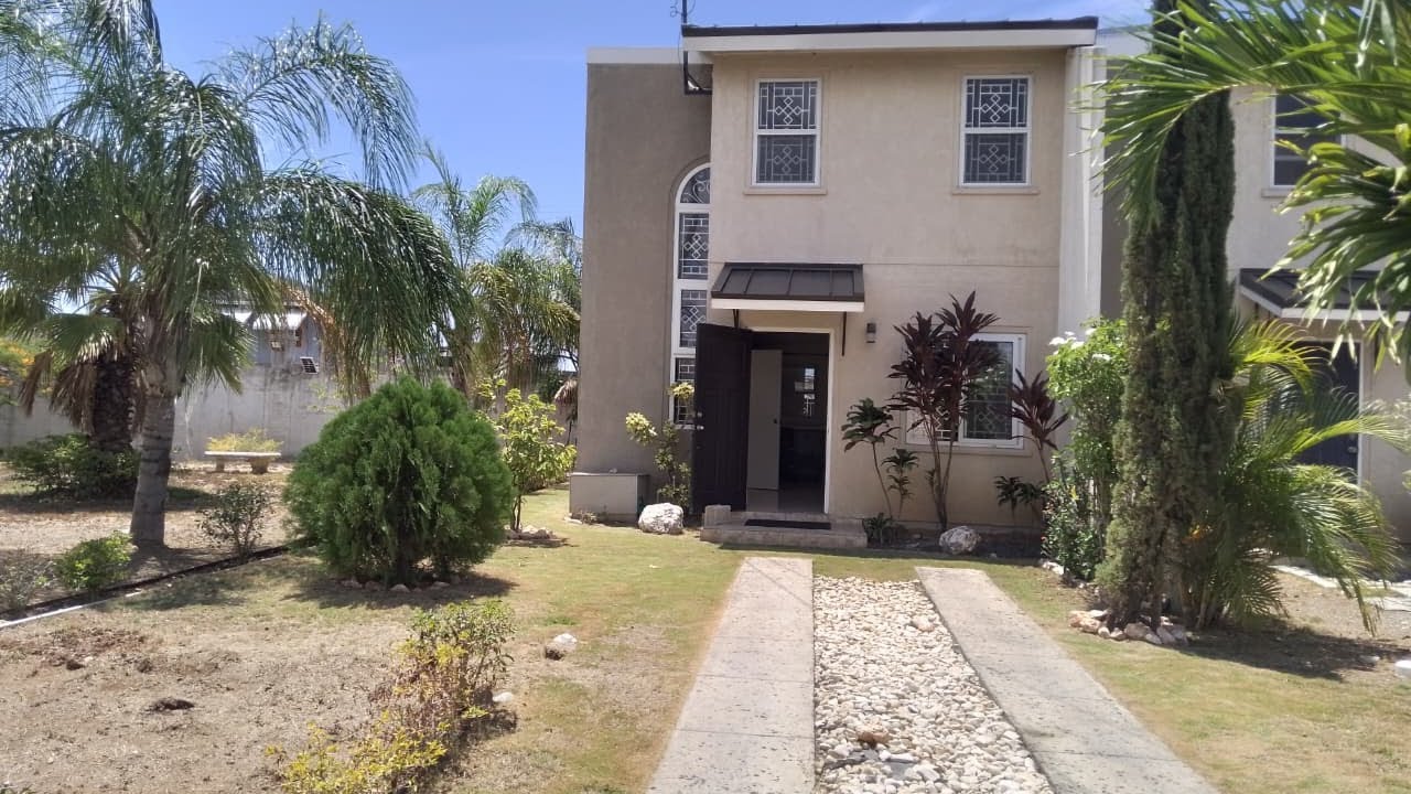 (RENTED) Townhouse in The Bermonde Gated Community in Greater Portmore, St. Catherine, Jamaica 🇯🇲