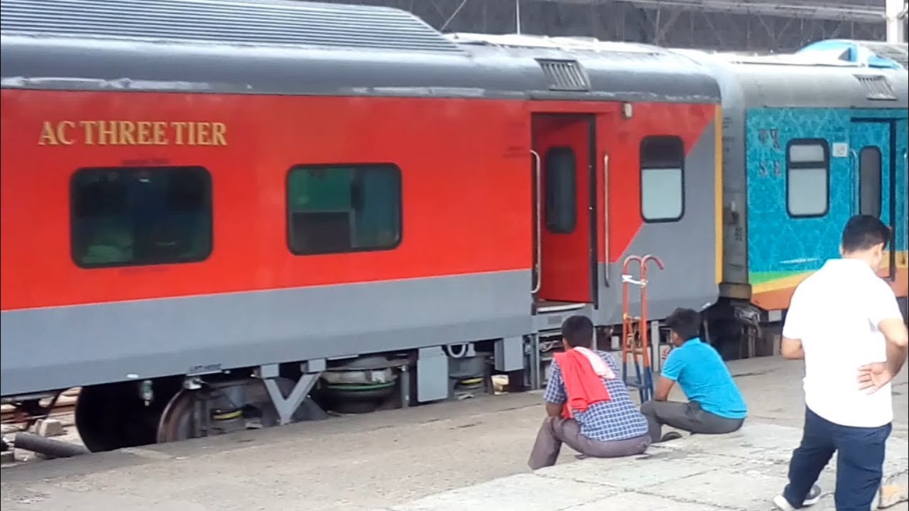 18006 Samaleswari Express # Reaching It's Final Destination Howrah