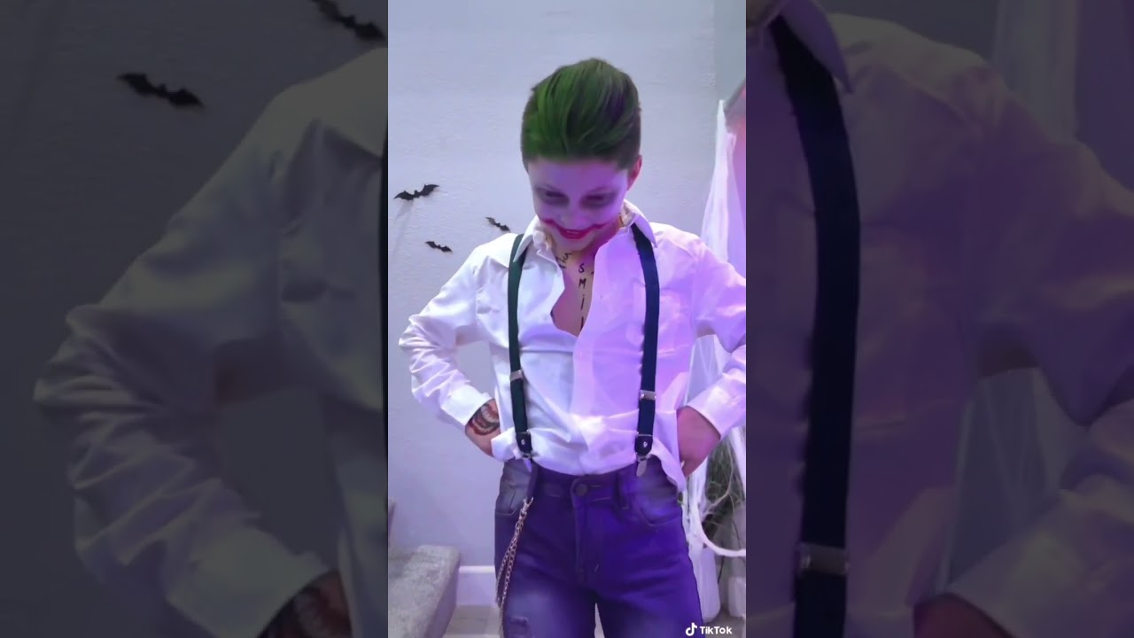 Halloween costumes for 5 KIDS checkkkk&hellip; 5 million views on TikTok 🤯