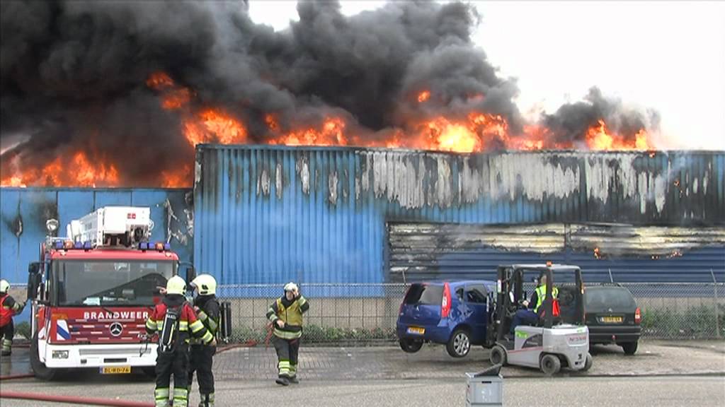 GPTV: Grote brand verwoest Harlinger Spekjesfabriek