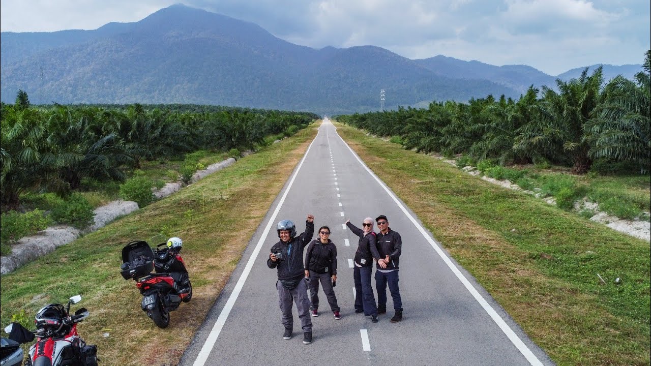 Xmax300 and AfricaTwin Ride Singapore to Gunung Ledang (Mount Ophir) 2024