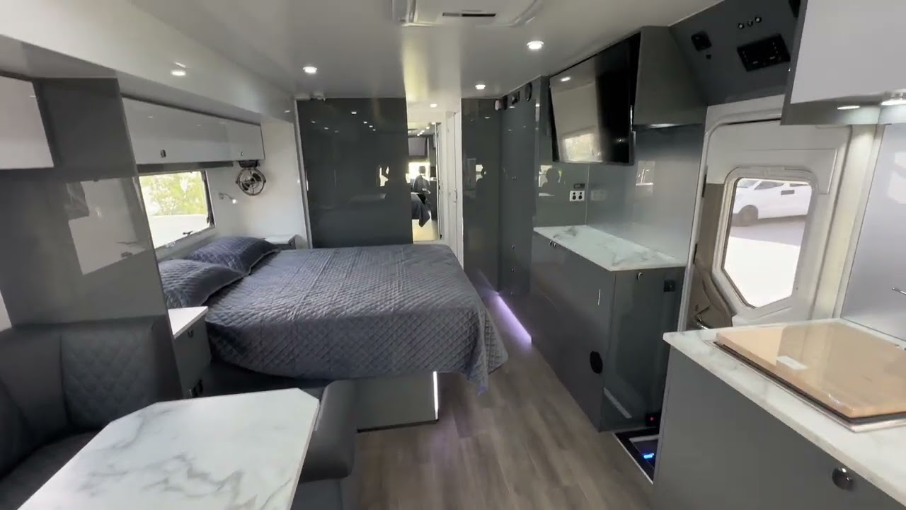 2025 Meridian 30