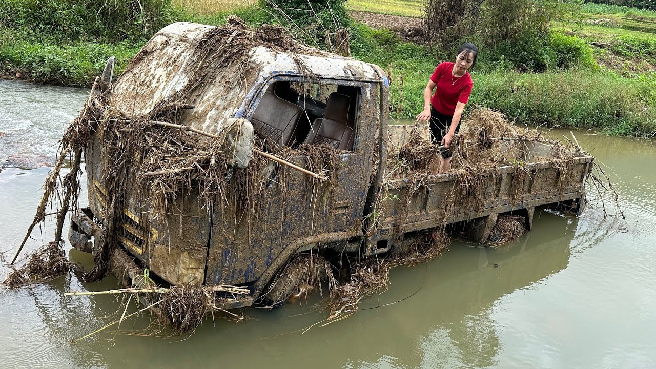 FULL VIDEO: Woman finds and restores abandoned car after many years of abandonment