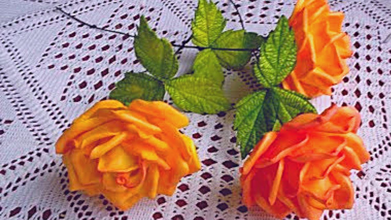 DIY  Três técnicas diferentes de montagem de rosas de E.V.A . confira