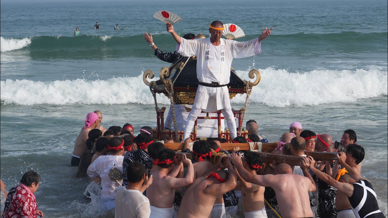 令和7年　御宿八坂神社例大祭　神輿渡御・汐ふみ