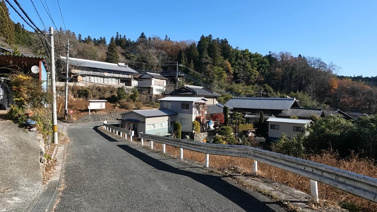 【埼玉県小鹿野町】ダム湖の上流にひっそり存在する小さな古民家集落