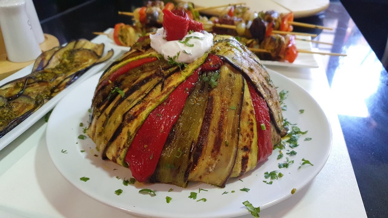 وجبات صيفية سهلة واقتصادية /سلطة الخضر المشوية بتتبيلة وحشوة رووعة 😋 مع قطبان السردين