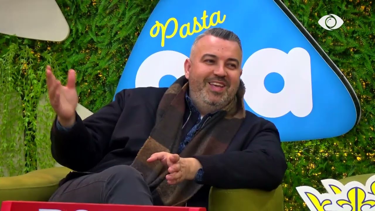 "Ky është tek Brikena akoma..."/Rogerti diskuton me Mateon, banori: O lepurush