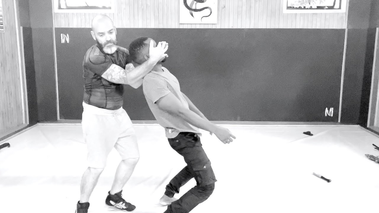 KRAV MAGA CLOSE & CLINCH RANGE TACTICS