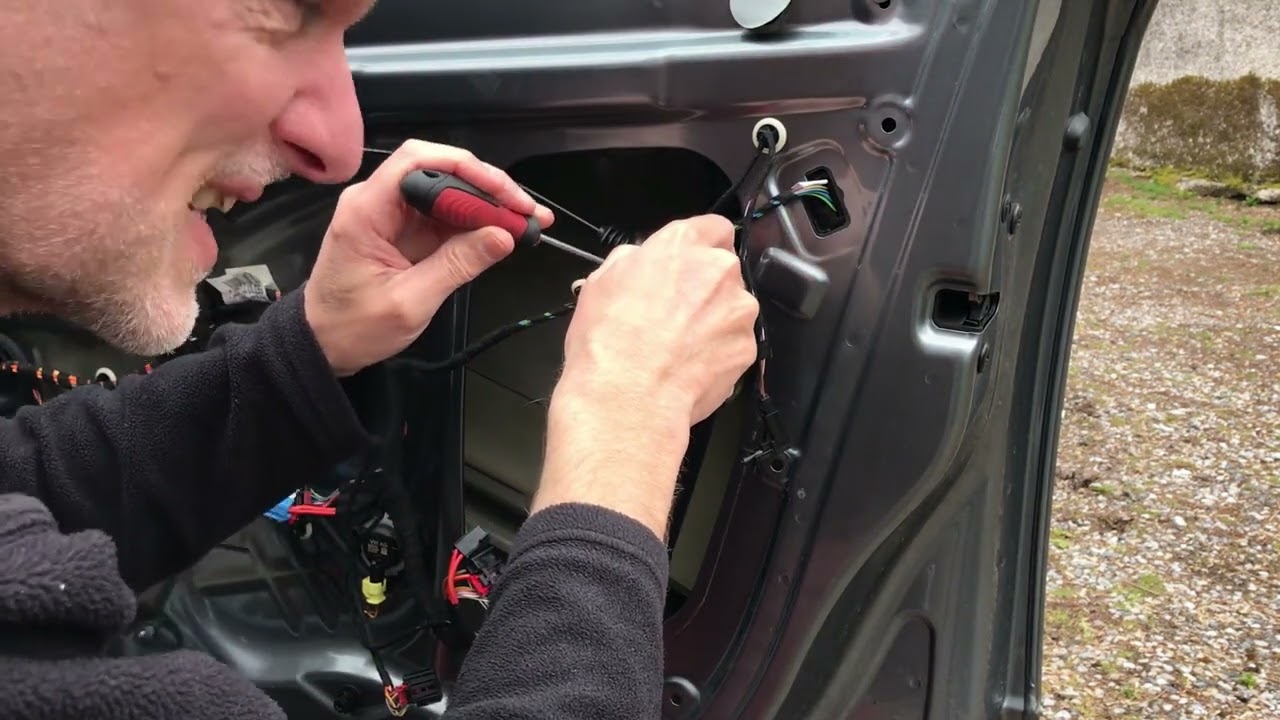 Skoda Octavia Mk 3 2013 Window Regulator Repair with Stainless Cable