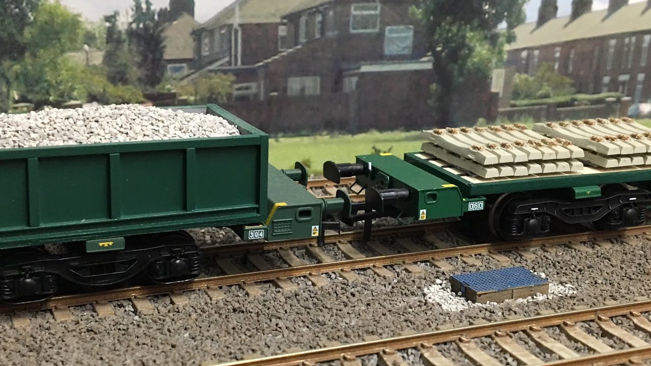 Freightliner infrastructure wagons and layout update