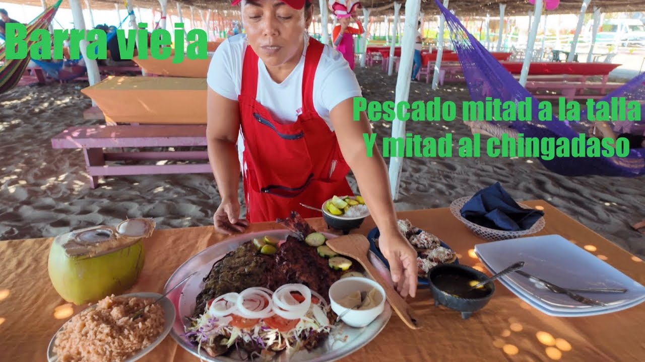 Barra vieja en Guerrero,probando un pescado guachinango a la talla. 