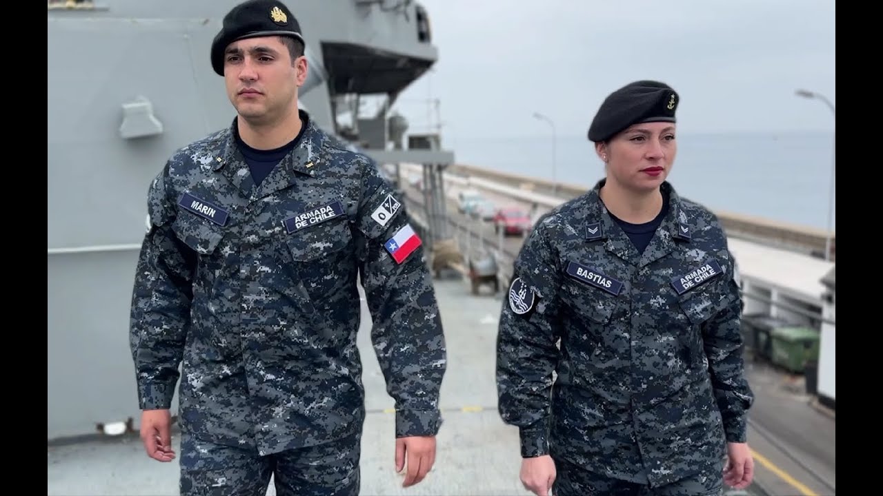 Nuevos uniformes para los marinos de Chile