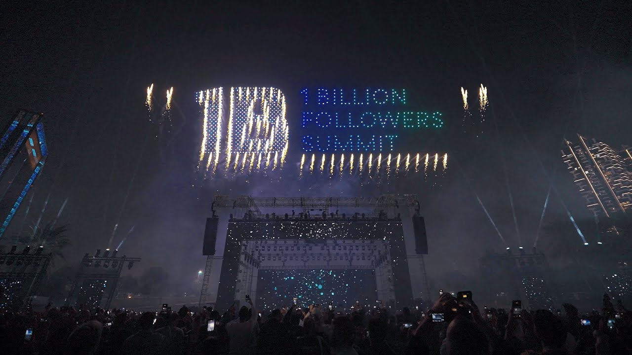 1000-Drone Light Show at the 1 Billion Followers Summit in Dubai | Full Show