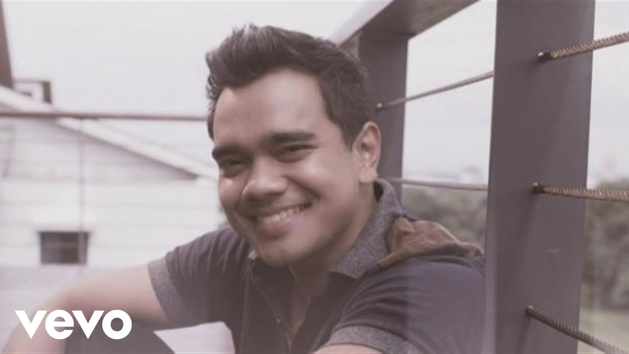 Alif Satar - Akhiri Penantianku (Official Music Video)