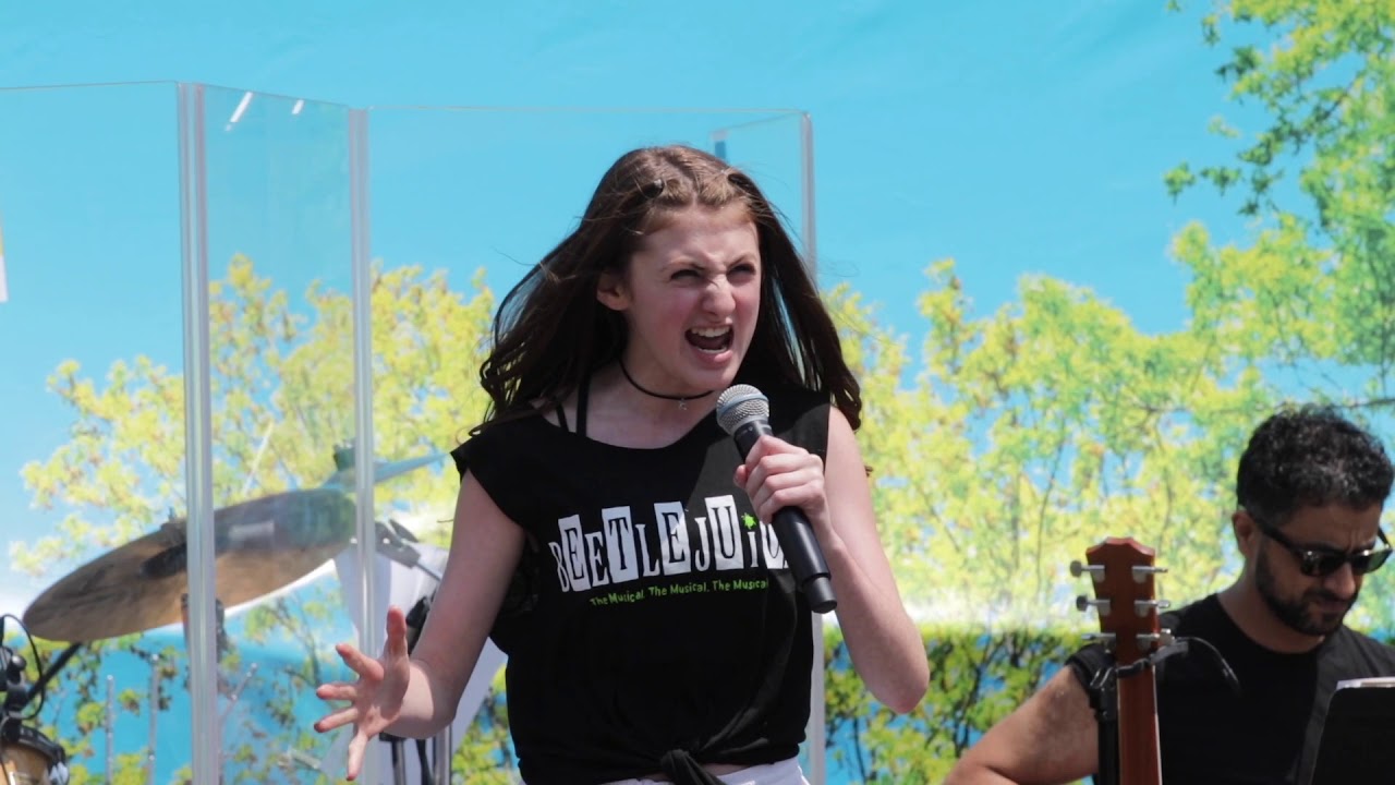 Beetlejuice “Dead Mom