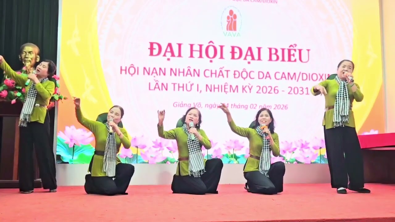 QUA SÔNG, St: Phạm Minh Tuấn, Đd: Ns. Thái Phong. Camera Thành Râu. Bd: Tốp nữ CLB Mùa Thu Hanoi
