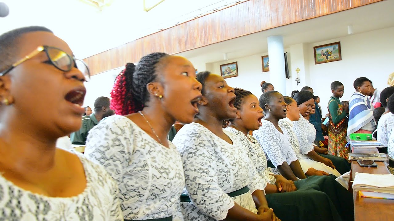 Karamu Yake Bwana Yesu - Kwaya Ya BMMM Parokia Ya Mafinga Jimbo La Iringa