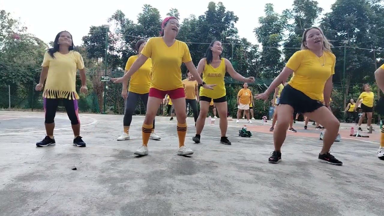 Kong akoy magaasawa, ang pipiliin ko anak ng mangingisda. Zumba ladies
