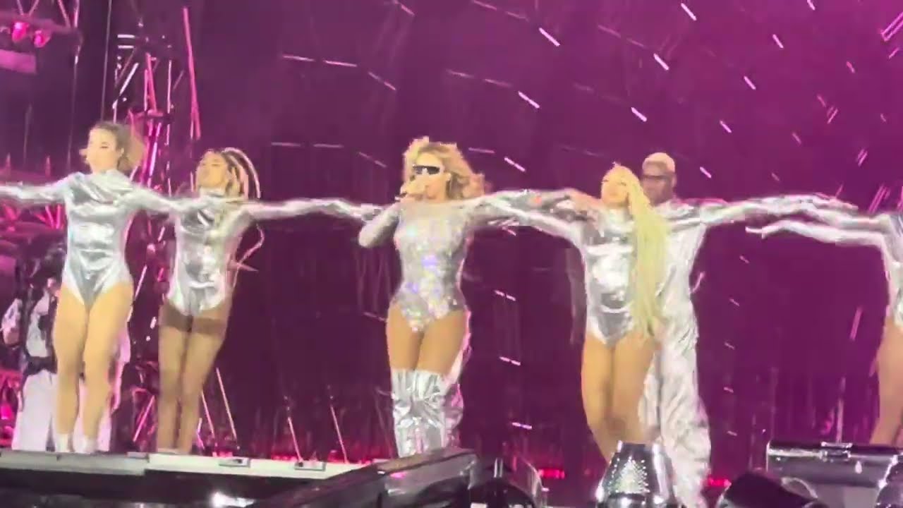 Beyoncé- “Cozy” RWT ATL Night 1 (Club Renaissance View)