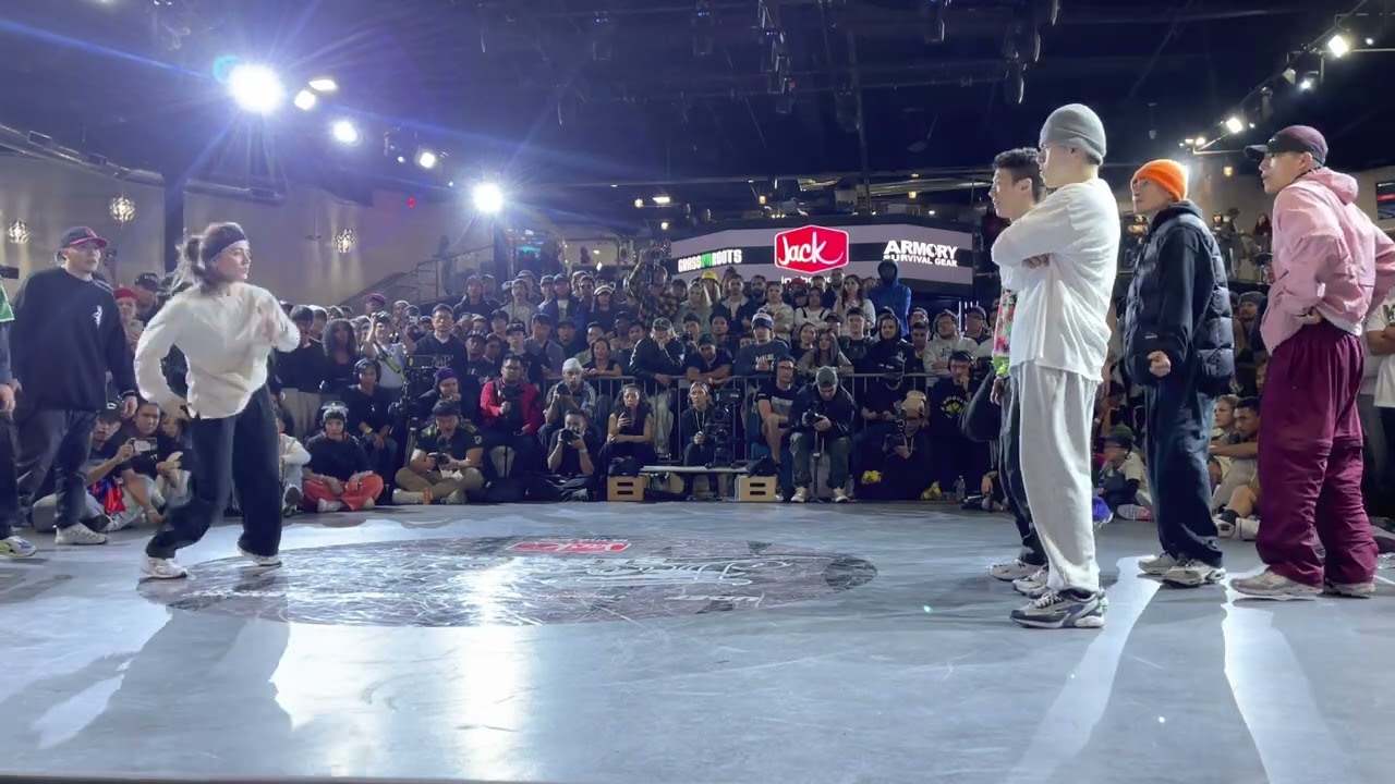 Chicos Del Barrio VS FlowXL at Freestyle Session 2022