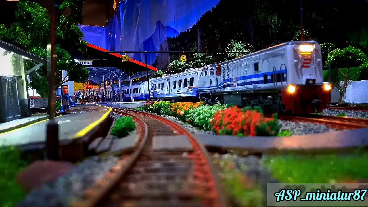 Miniatur KA LODAYA Era Perumka Skala HO || Rolling-17