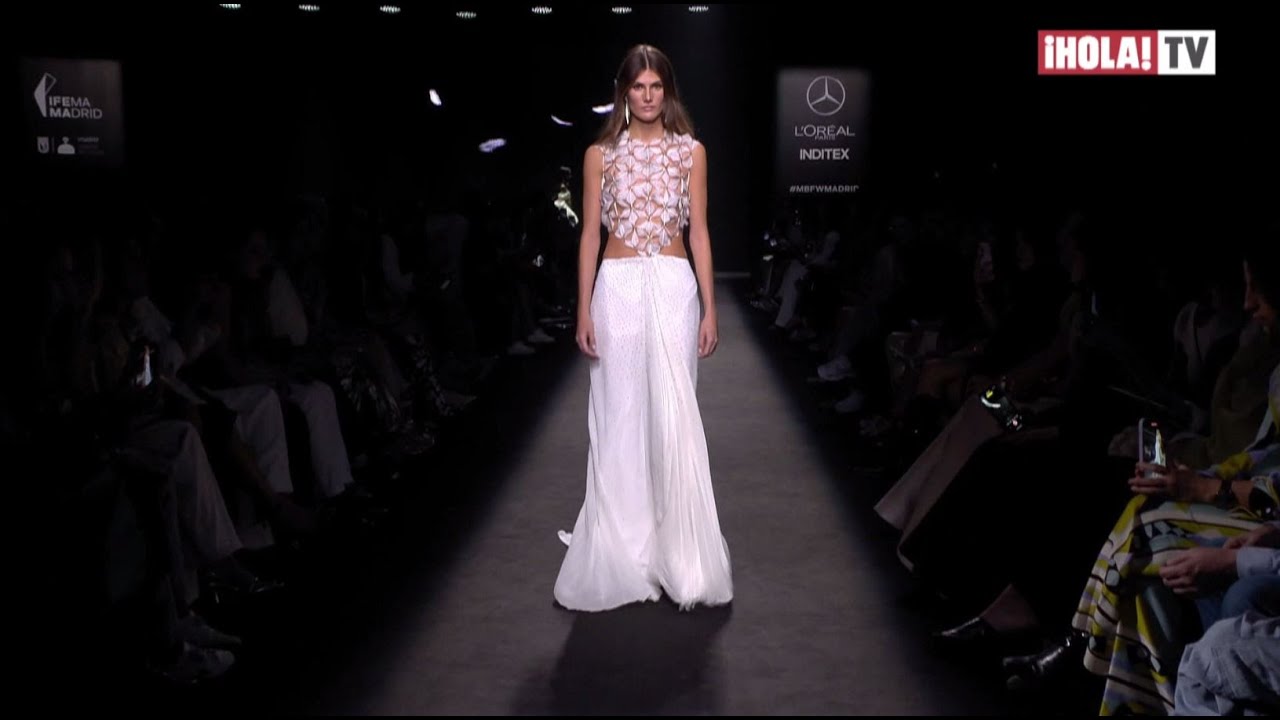 Isabel Sanchís presenta piezas con efectos artesanales en la semana de la moda de Madrid | ¡HOLA! TV