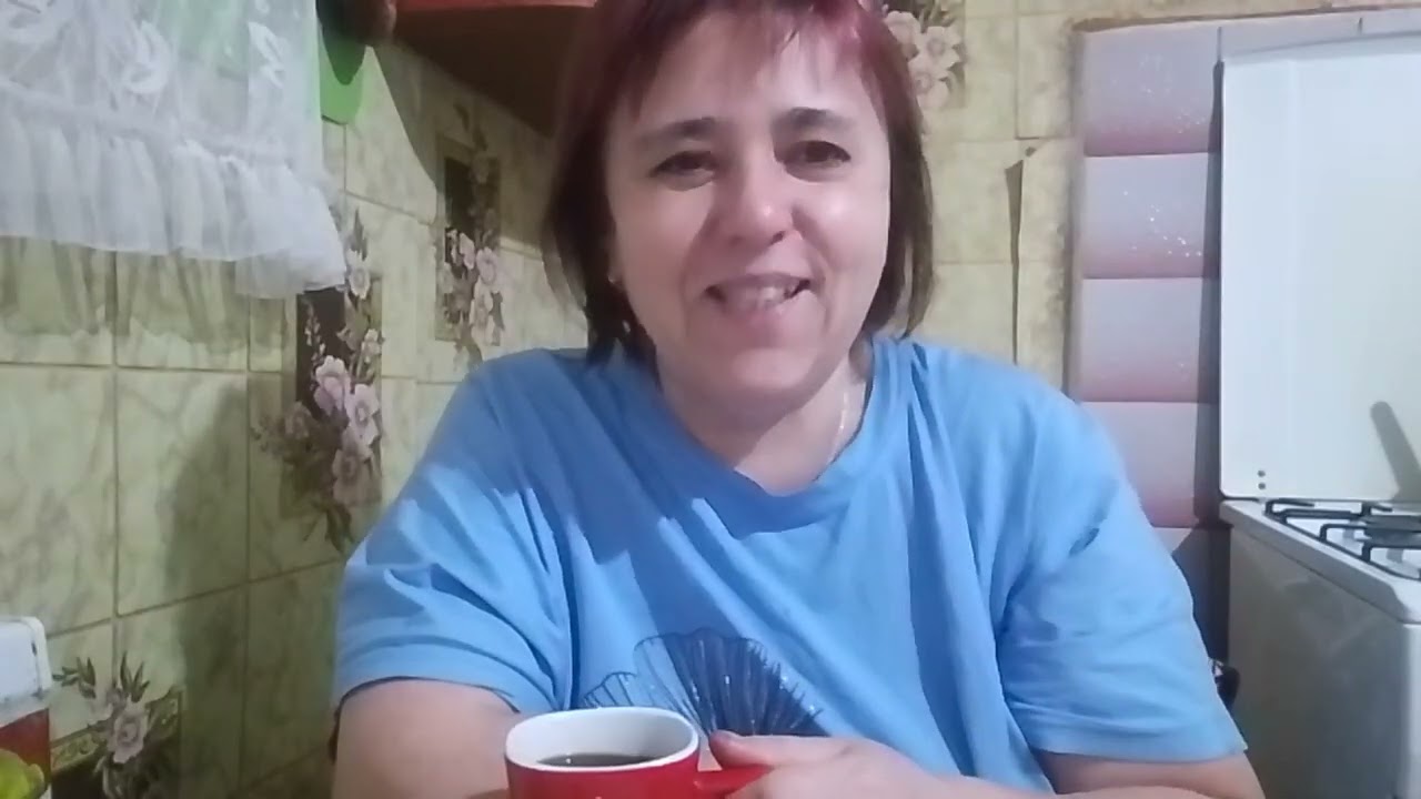 Машину поставила в Гараж, сына проводила в Питер. Утро, кофе, поболтать.