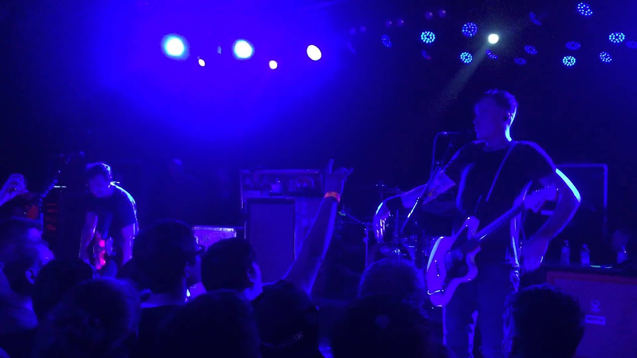 Blink 182 w/ Matt Skiba - Violence