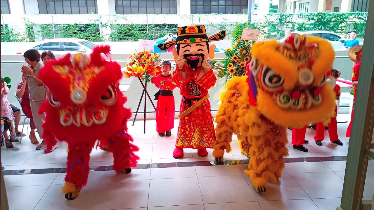 Lion Dance Spreads Joy at Bakery with the God of Prosperity