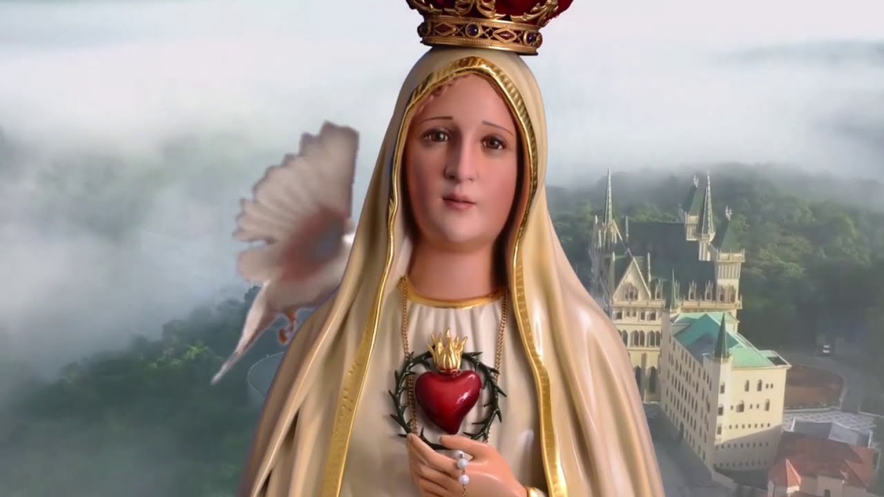 ♪ Es María, la Blanca Paloma ♪