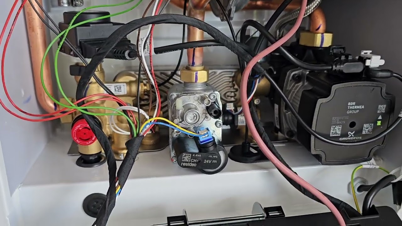 Baymak duotec Compact 30 kw güncel iç tasarımı dizaynı 