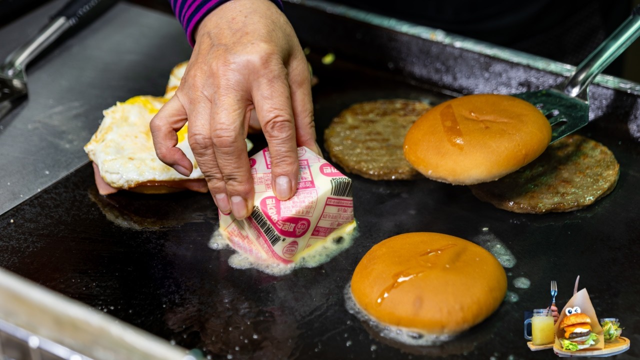 🇰🇷 Korean Street Food - 35 YEARS! RETRO CLASSIC Handmade Burger RARELY Seen Now