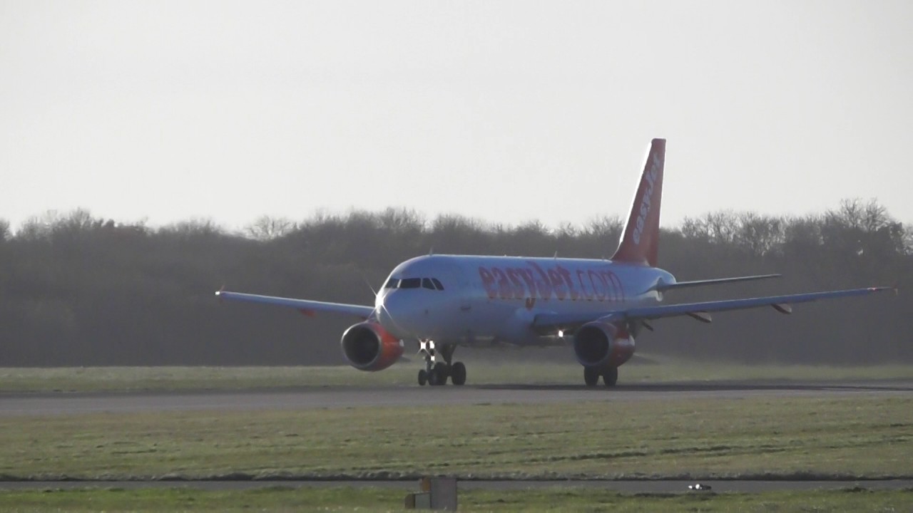 good Easyjet Airbus A320 GEZWC takes off London Stansted Airport 25nov16 1119a