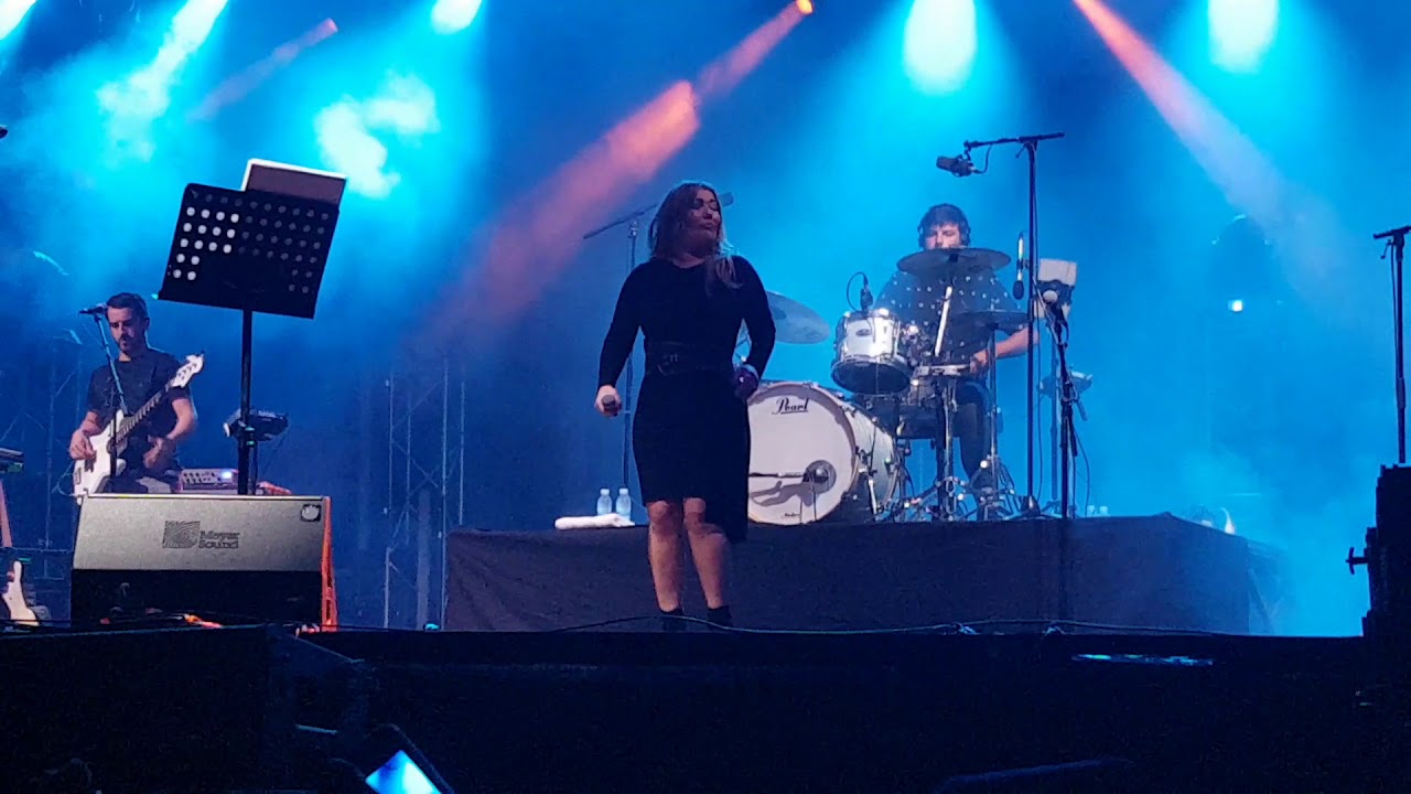 Intro concierto de Amaia Montero en Donosti - La boca del lobo y Contigo no me voy #NPC