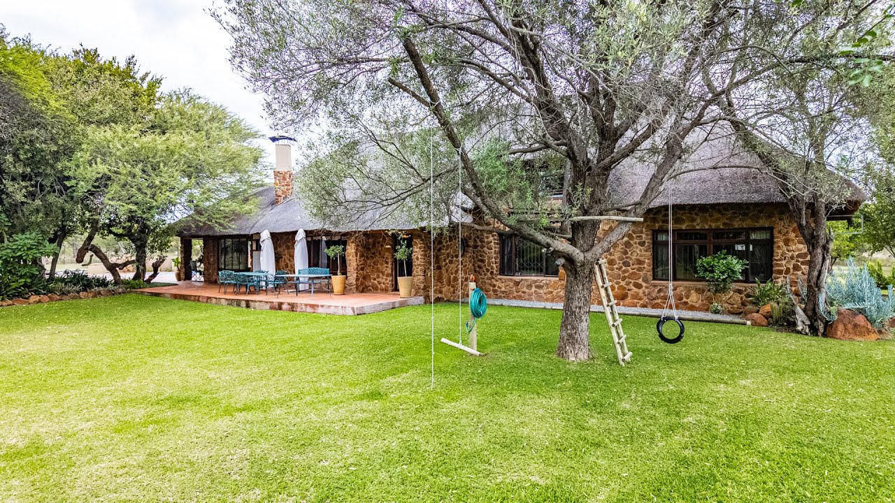 3 Bedroom 2 bathroom House with 2 Bedroom, 1 Bathroom Flat For Sale