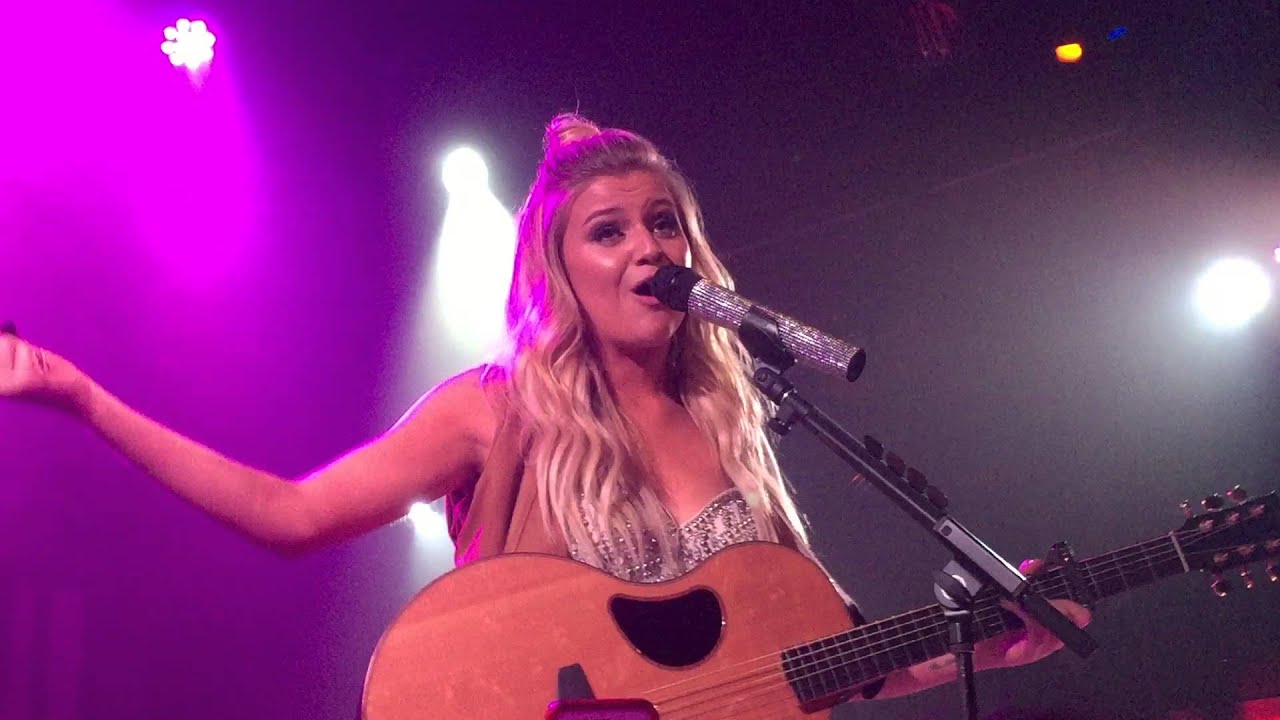 Stilettos [Kelsea Ballerini Live @ The Troubadour]