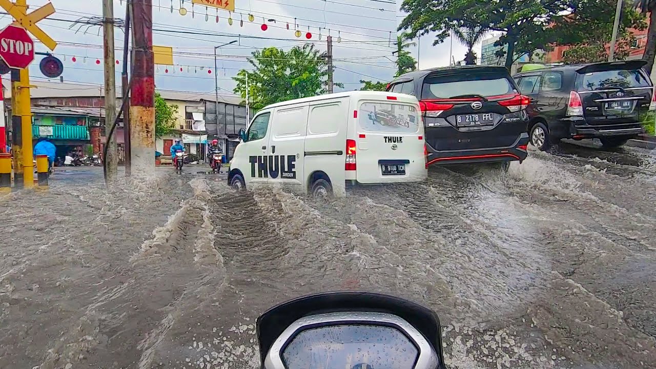 Awass Banjir !! Hujan Mengguyur Sangat Lebat, Pos PJL & Perlintasan Ini Terendam Air