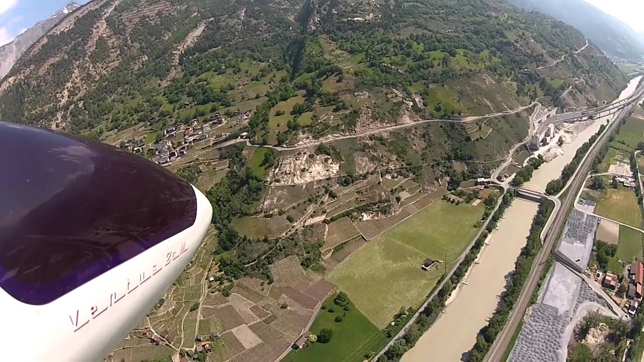 Topographic view of Raron Airbase / Onboard camera on a glider