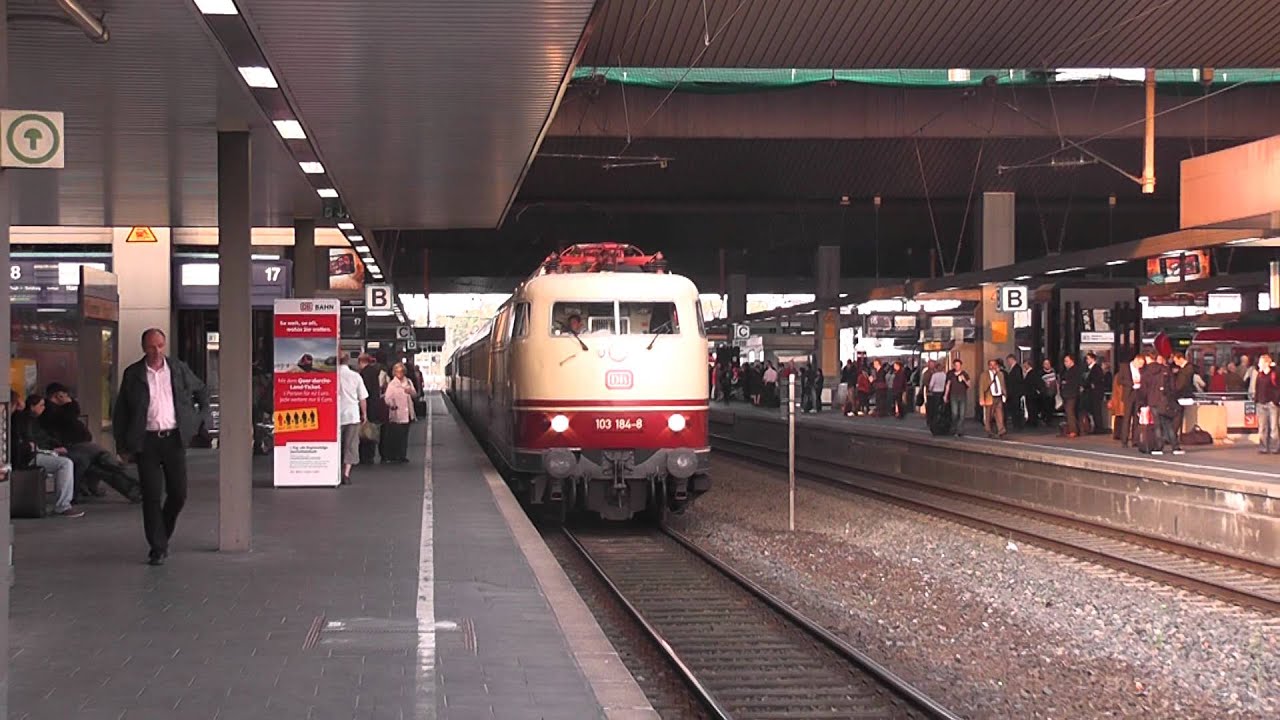 Einfahrt Sonderzug 103 184-8 in D&uuml;sseldorf Hbf Richtung D&uuml;sseldorf Flughafen
