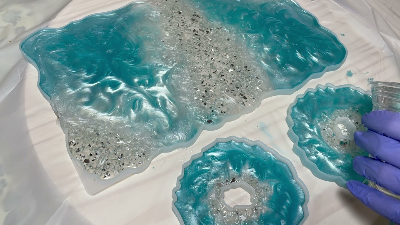How to make resin tray with coasters! Light blue resin tray with glass! Resin tray and coasters set!
