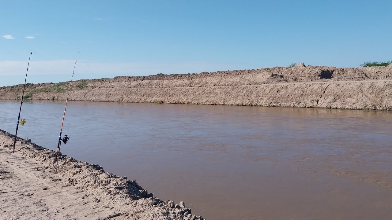 Pesca y campamento en el puente nuevo de Telares. 