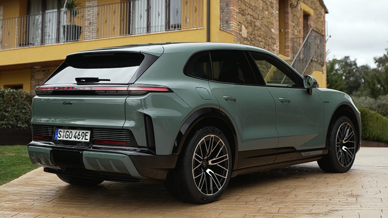 NEW 2026 Porsche Cayenne Turbo (Mystic Green Metallic) - The ULTIMATE Electric SUV!