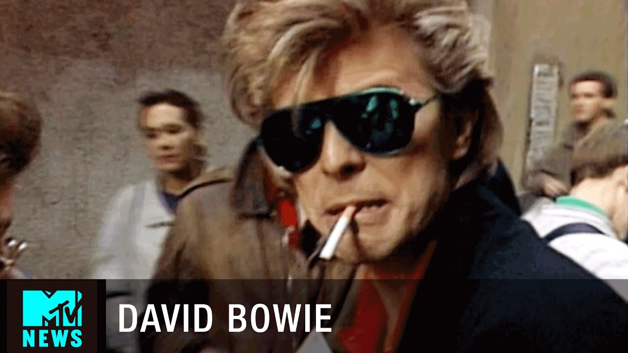 David Bowie & Peter Frampton Search for Beer in Madrid | MTV News