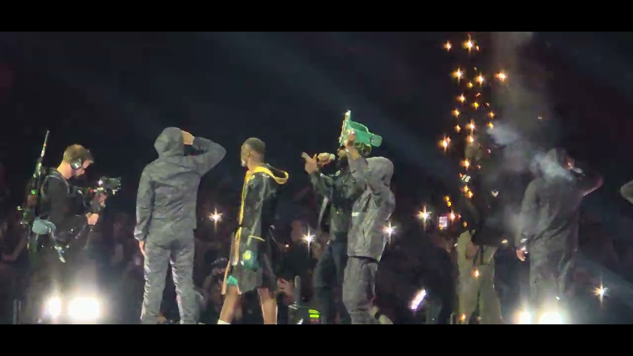 Entrée de Bakary Samake sous l'Intro du Général Mac Tyer - Gazo Apocalypse Tour - U Arena - 18/04/25