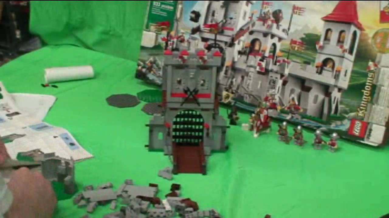 2010 LEGO Kingdoms - King's Castle (7946) Build - Sneak Peak