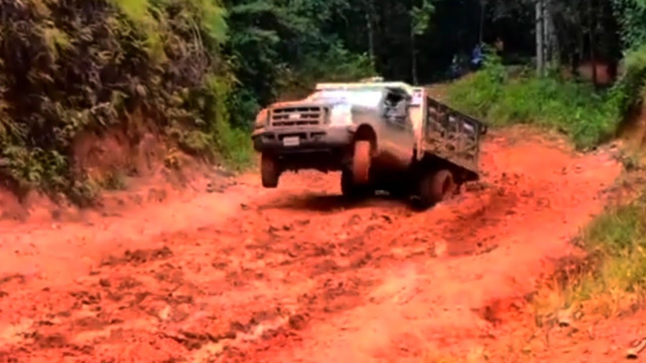 IMPARABLE ¡ Ford TRITON F350 4x4  EN  LODO  ¡ NIVEL IMPOSIBLE !